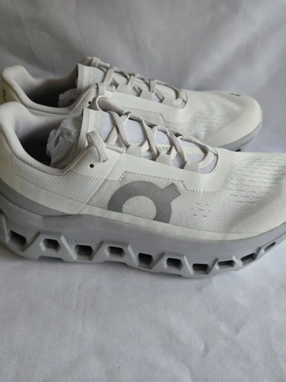 On Cloudmonster Mens Running Shoe Sneakers - White Glacier Mens size 7.5 M NEW